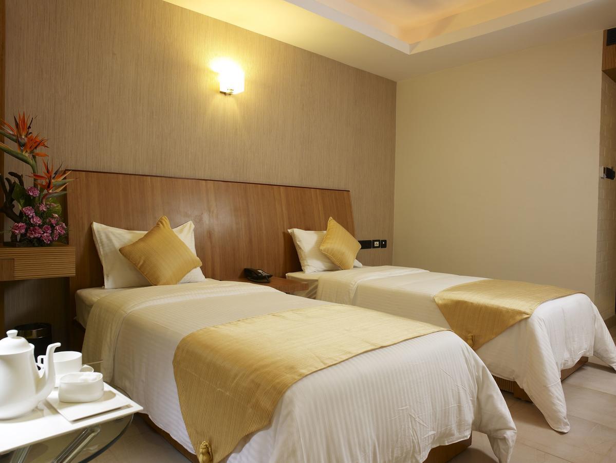 The Castello Residency Hotel Coimbatore Bagian luar foto